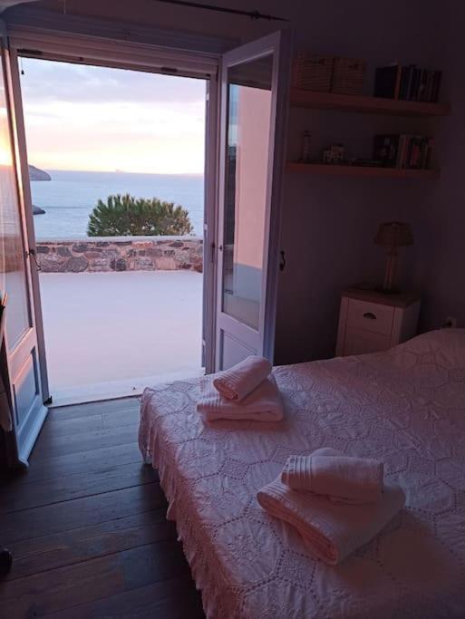 Вілла C & C _ Cycladic House With Endless Sea View Ермуполіс Екстер'єр фото
